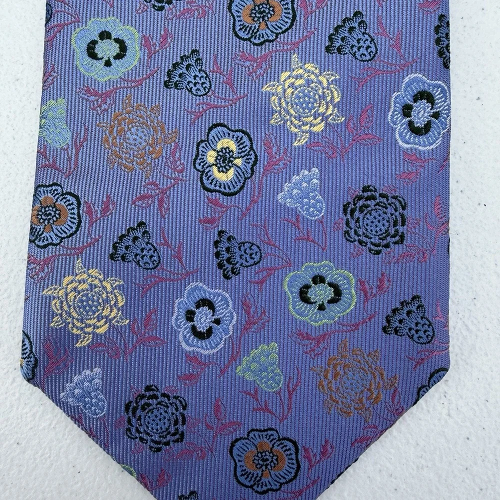 Holland And Sherry Silk Tie Beautiful Floral‎ Design